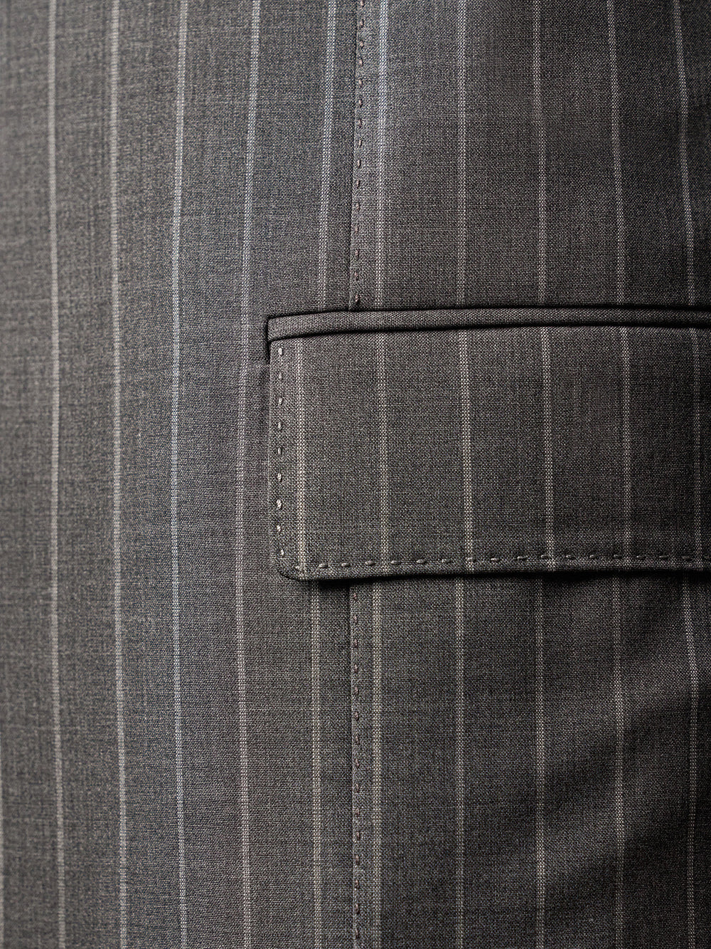 中灰色细条纹超级 160 年代套装